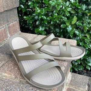 Crocs Swiftwater women’s size 7 - taupe